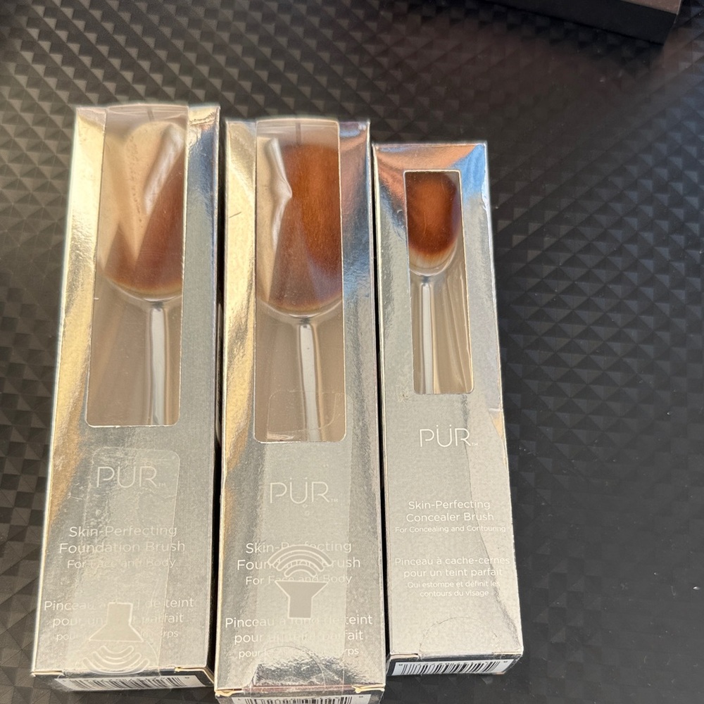 PÜR Skin-Perfecting Foundation Brush Set